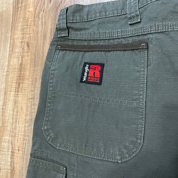 Wrangler Riggs Workwear Shorts Men’s Size 46 Ripstop Green Cargo Carpenter - Picture 8 of 9